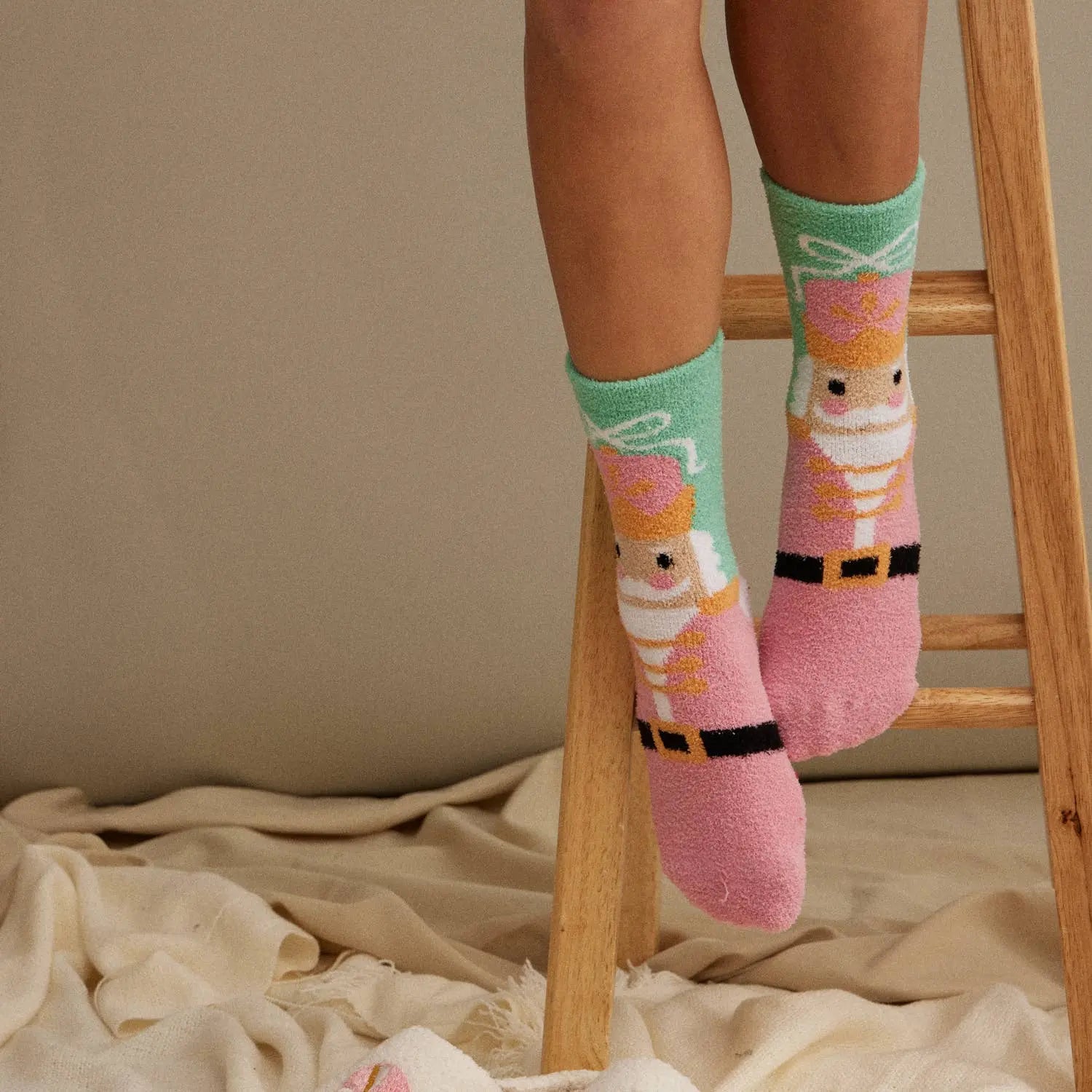 Christmas Fuzzy Socks Assorted Pack of 4 Frem