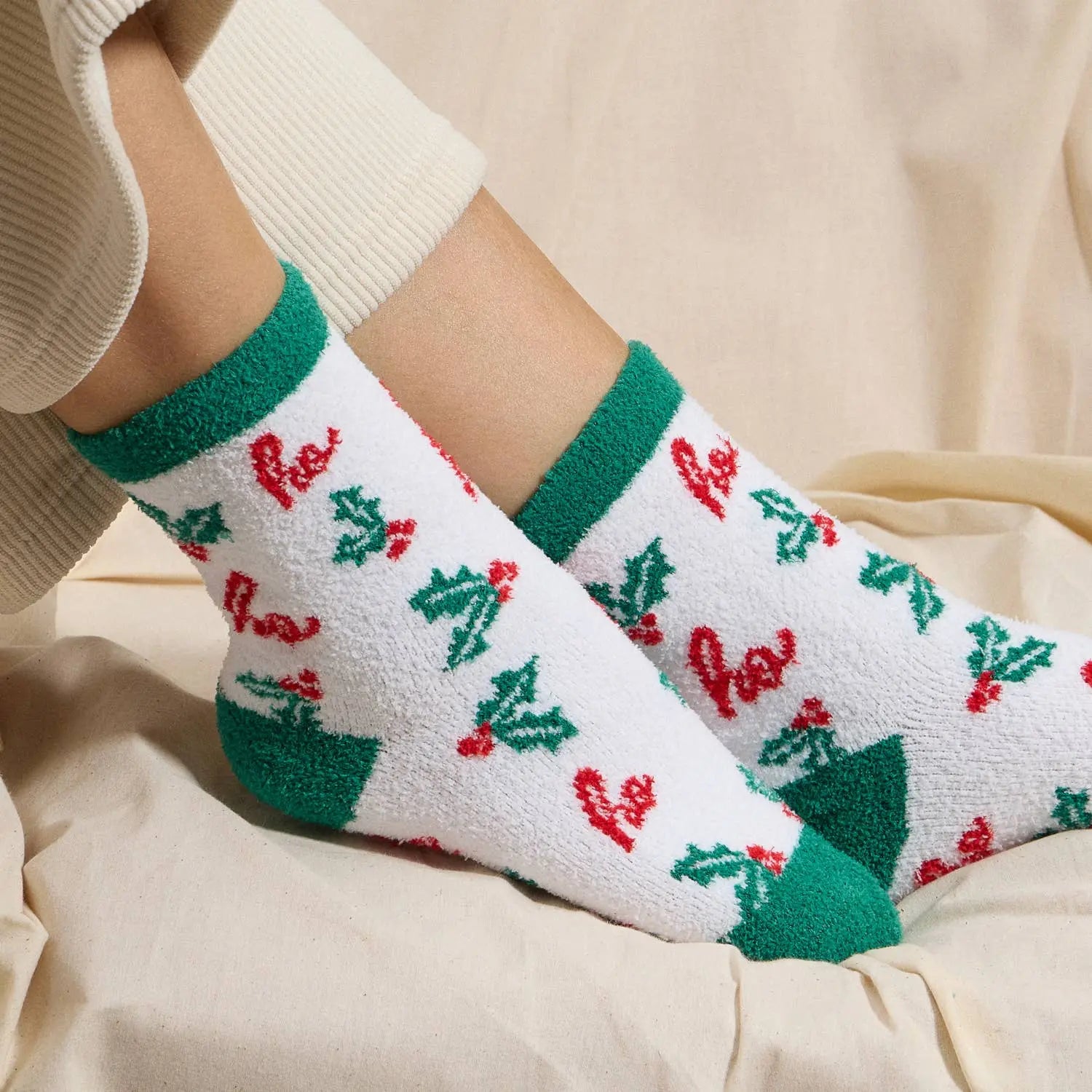 Christmas Fuzzy Socks Assorted Pack of 4 Frem