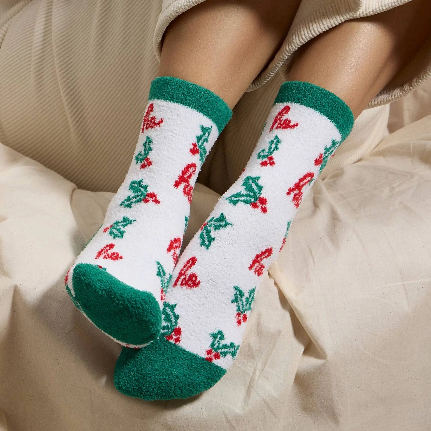 Christmas Fuzzy Socks Assorted Pack of 4 Frem